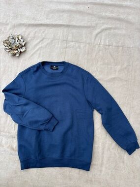H&M Relaxed Fit Men's Organic Deep Blue Crewneck Sweatshirt - Medium